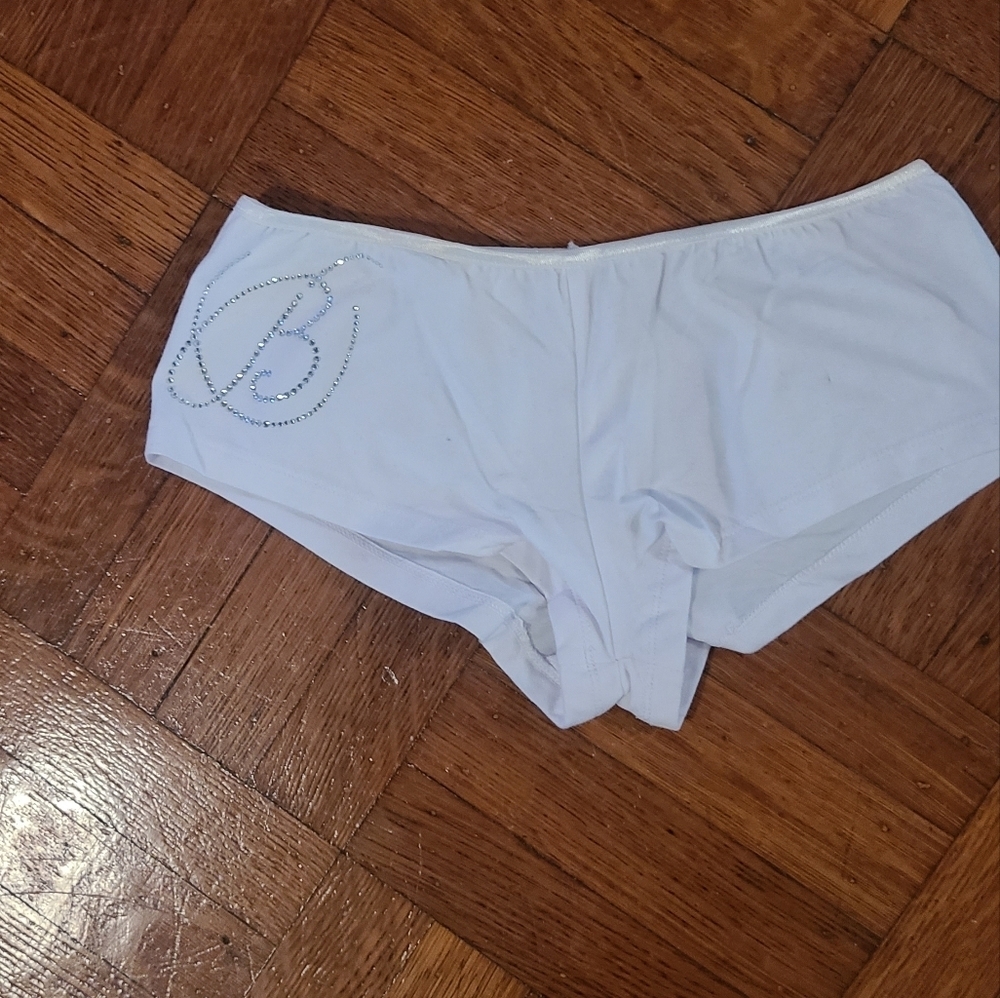 White shades of love booty shorts sz xl